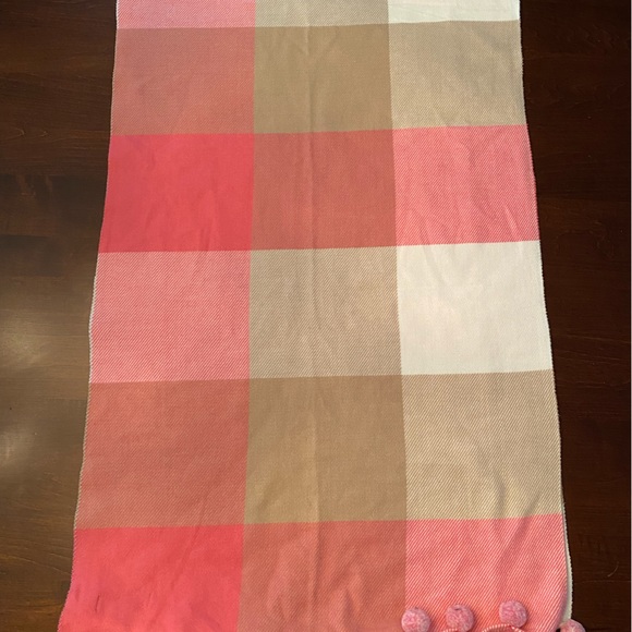 Gorgeous soft and warm shawl/wide scarf - Picture 5 of 6